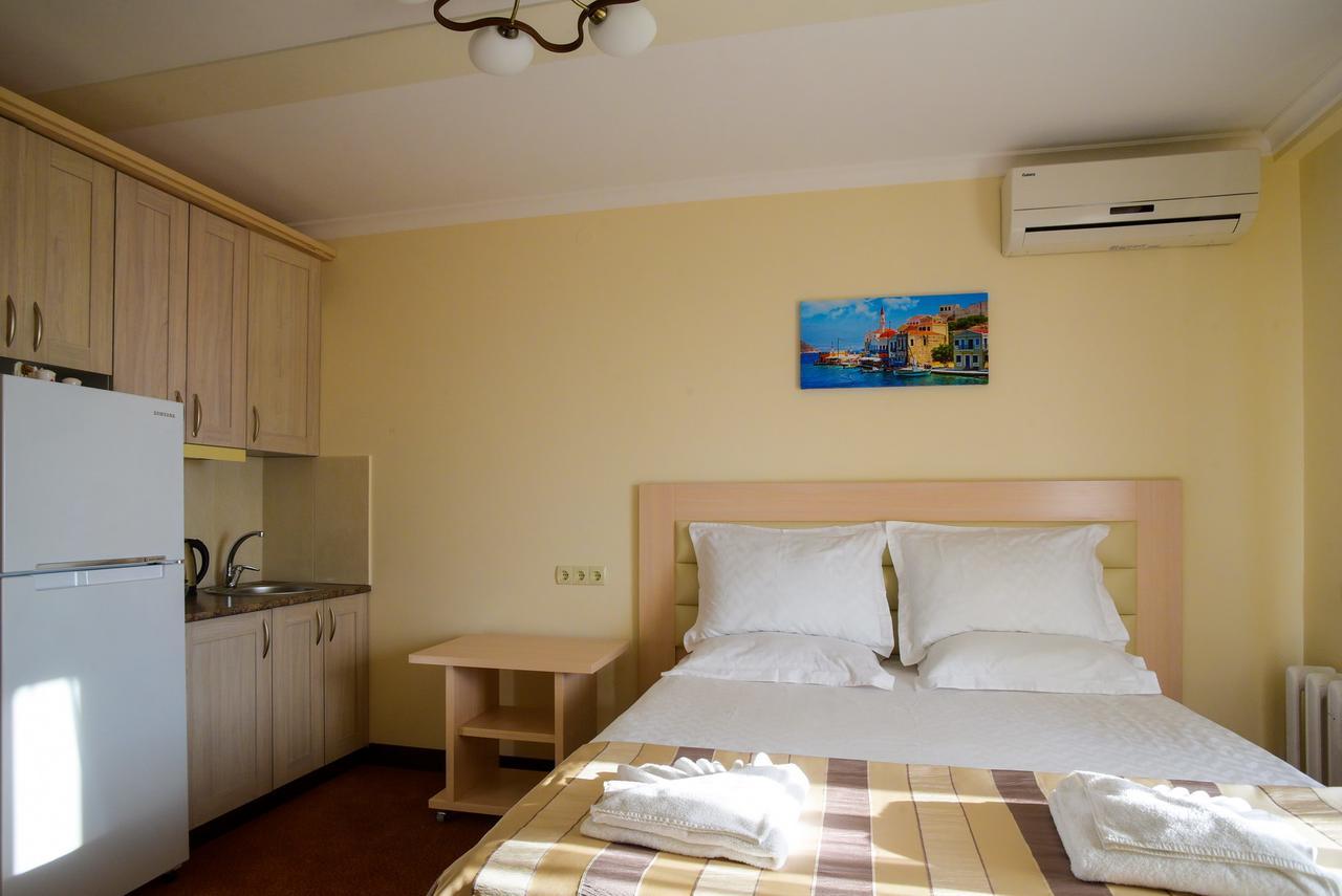 Aparthotel On Klinichna St. Kyjev Exteriér fotografie