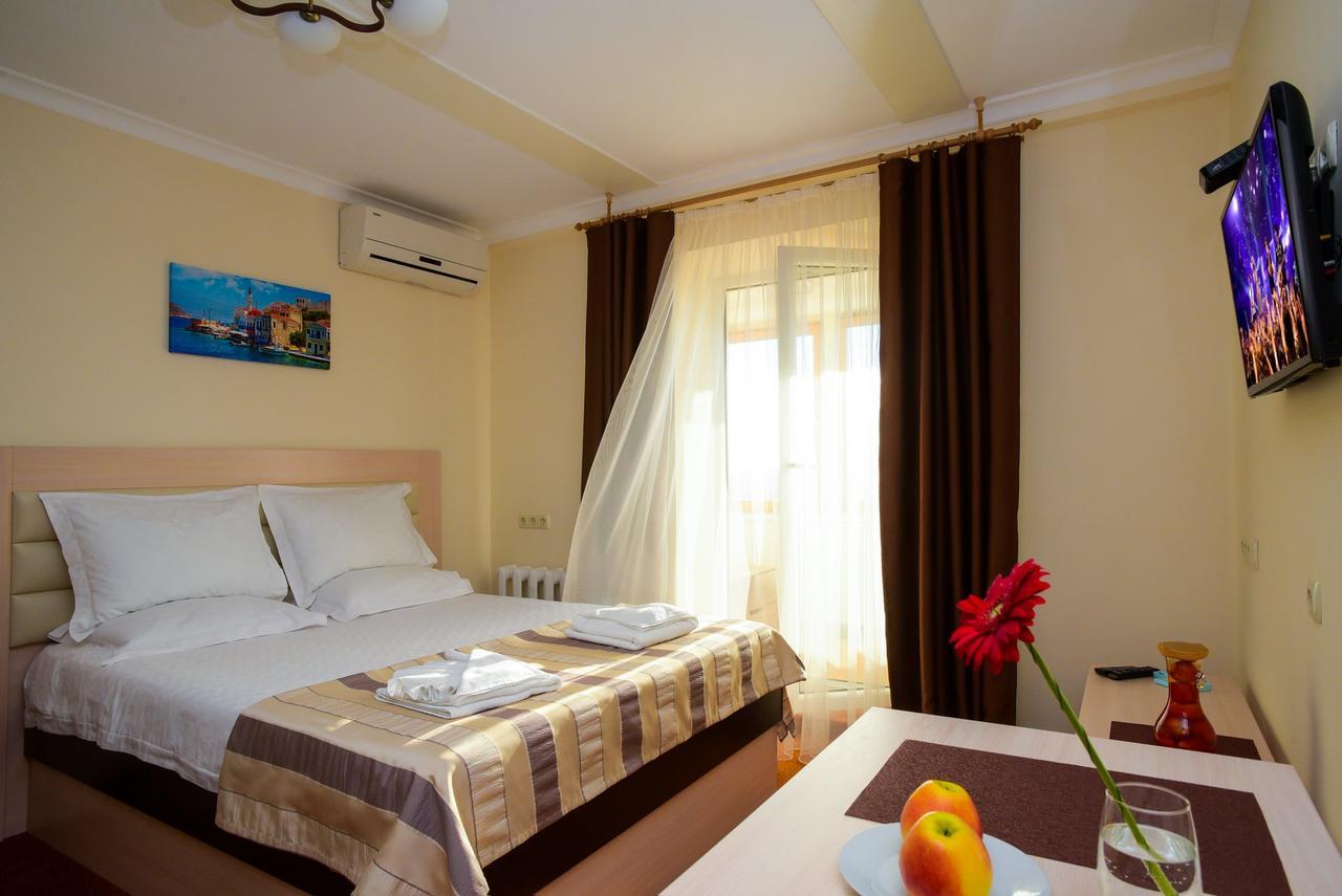 Aparthotel On Klinichna St. Kyjev Exteriér fotografie