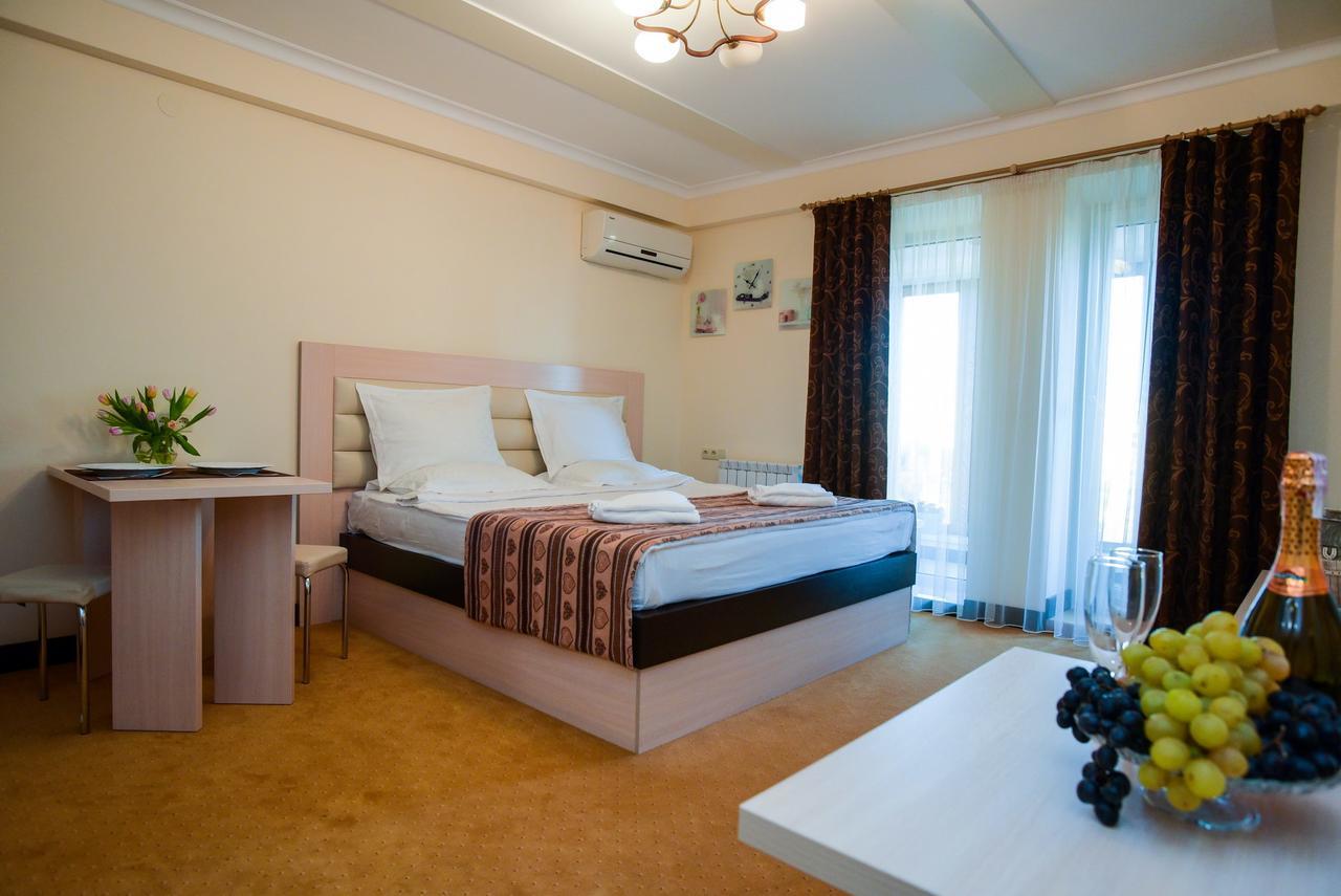 Aparthotel On Klinichna St. Kyjev Exteriér fotografie